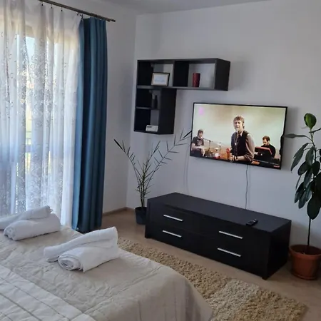 Mosaic Apartment *